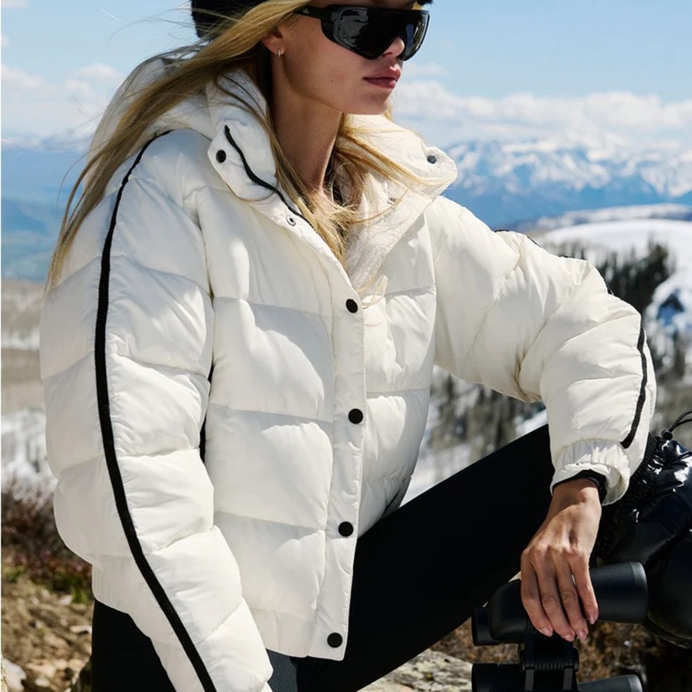 Nearly new Ivory Alo Yoga Aspen Love Puffer Jacket